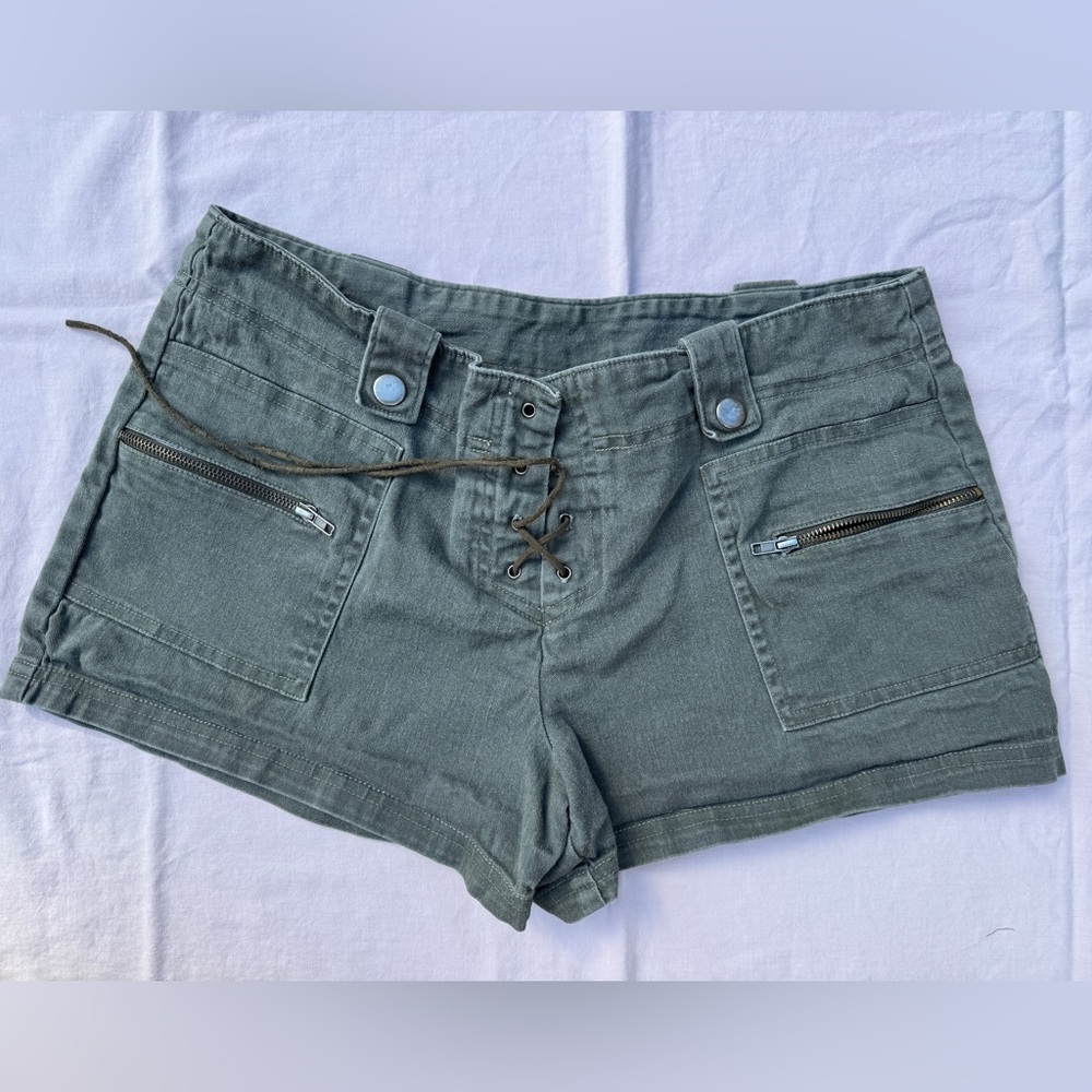Y2K I ❤️ U Low-Waist Utility Shorts – Size 5